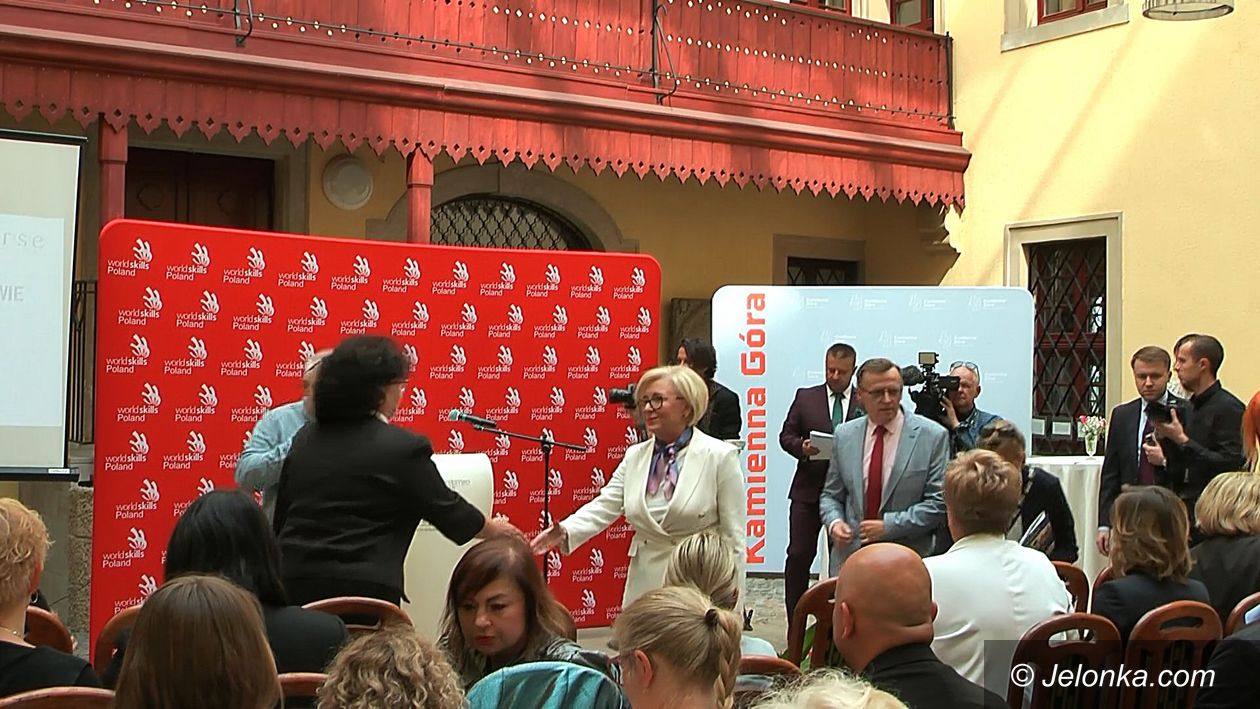 Kamienna Góra: Konferencja o szkolnictwie branżowym z udziałem wiceminister Machałek