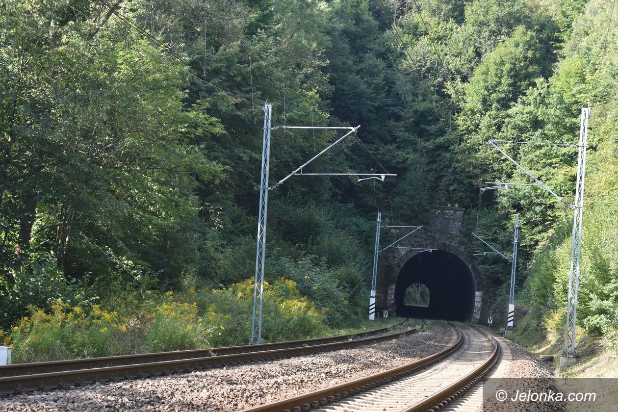 Trzcińsko: Unikalny remont tunelu