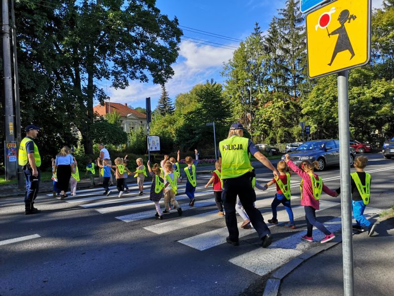 Powiat lwówecki: Policjanci u dzieci