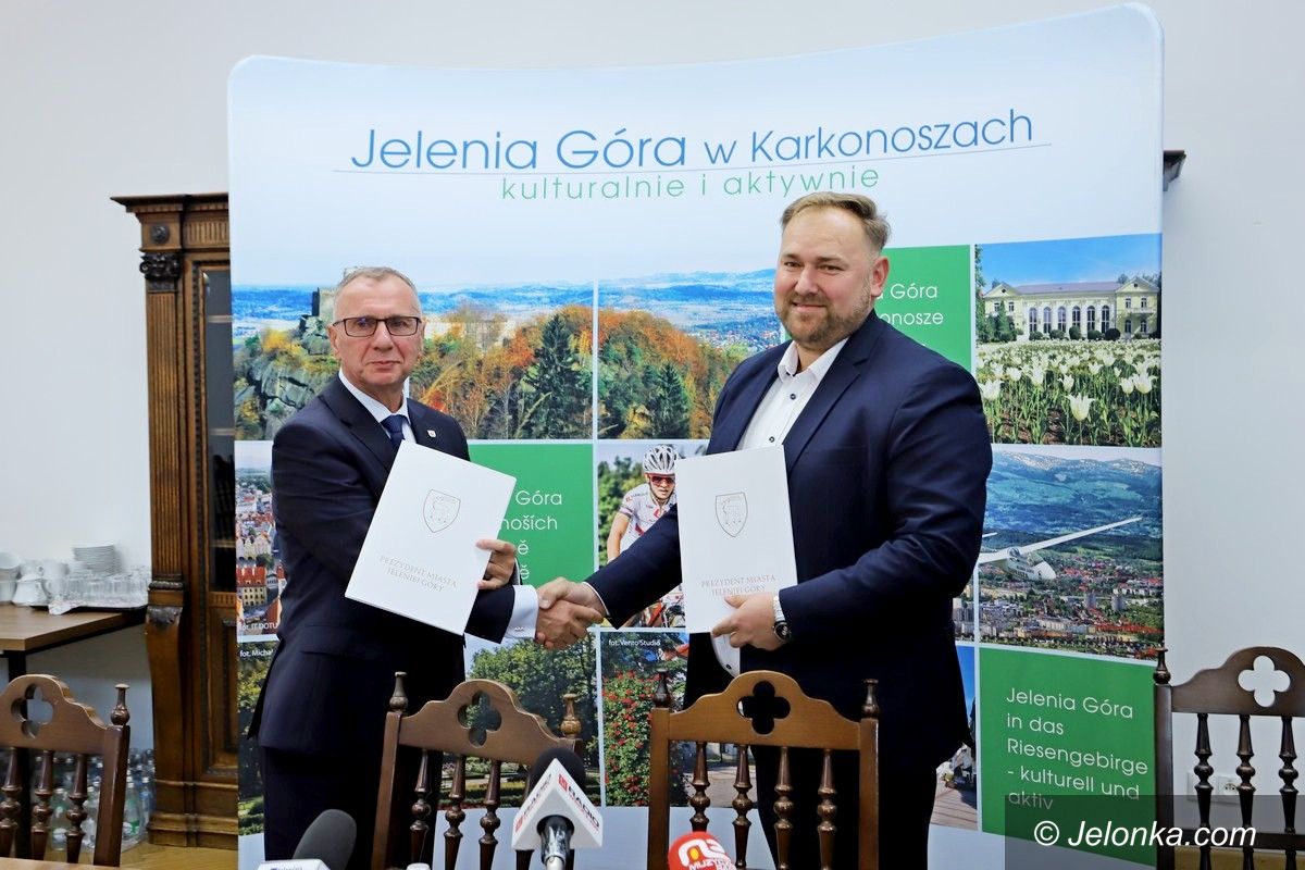 Jelenia Góra: Umowa na budowę lodowiska podpisana