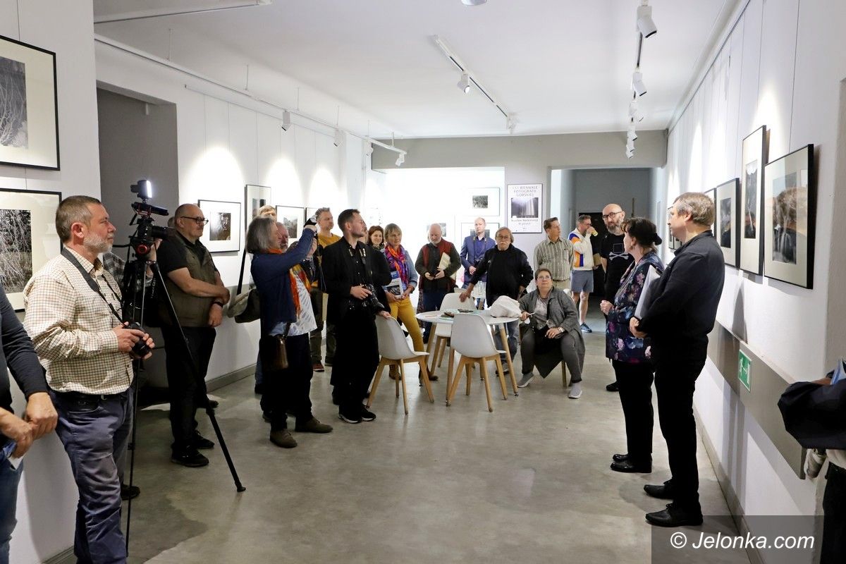 Jelenia Góra: Fotografie Wacława Narkiewicza na Biennale