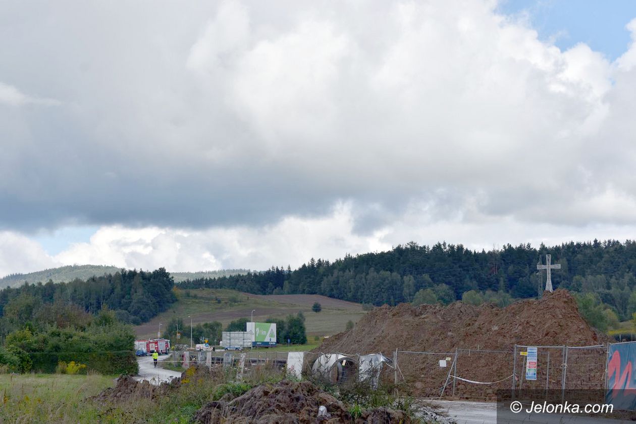 Jelenia Góra: Uszkodzony gazociąg przy ulicy Thebesiusa