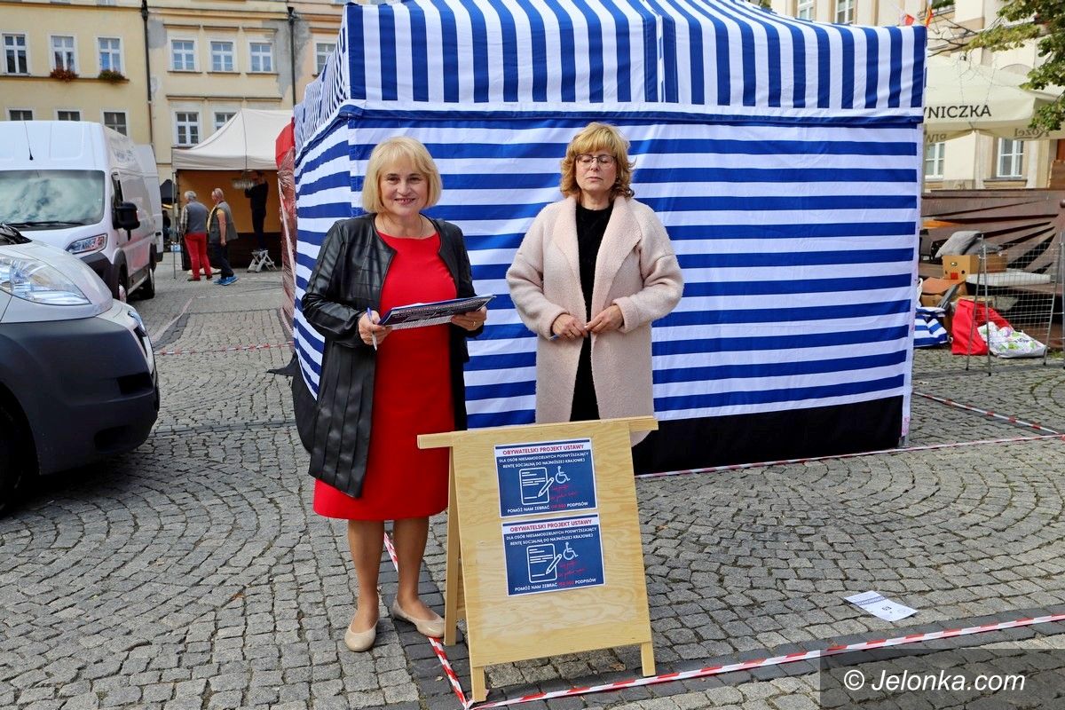 Jelenia Góra: Posłanka zbiera podpisy