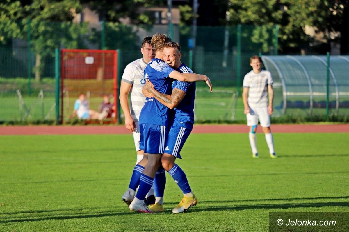 Jelenia Góra: AKS pokonany – Karkonosze wiceliderem