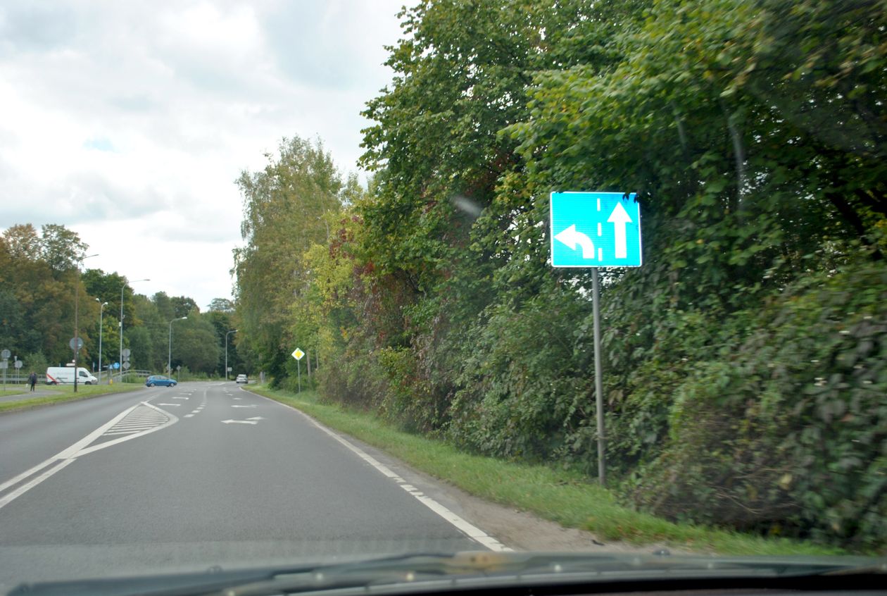 Jelenia Góra: Czytelnik: Niewidoczne znaki na ul. Sudeckiej