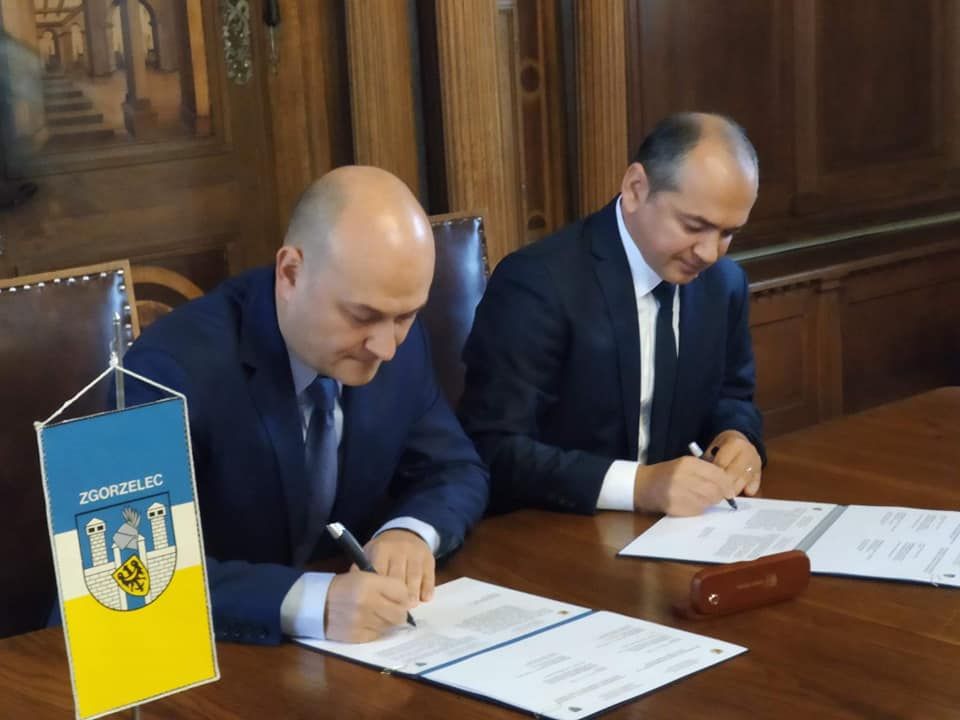 Zgorzelec: Autobusem  przez most