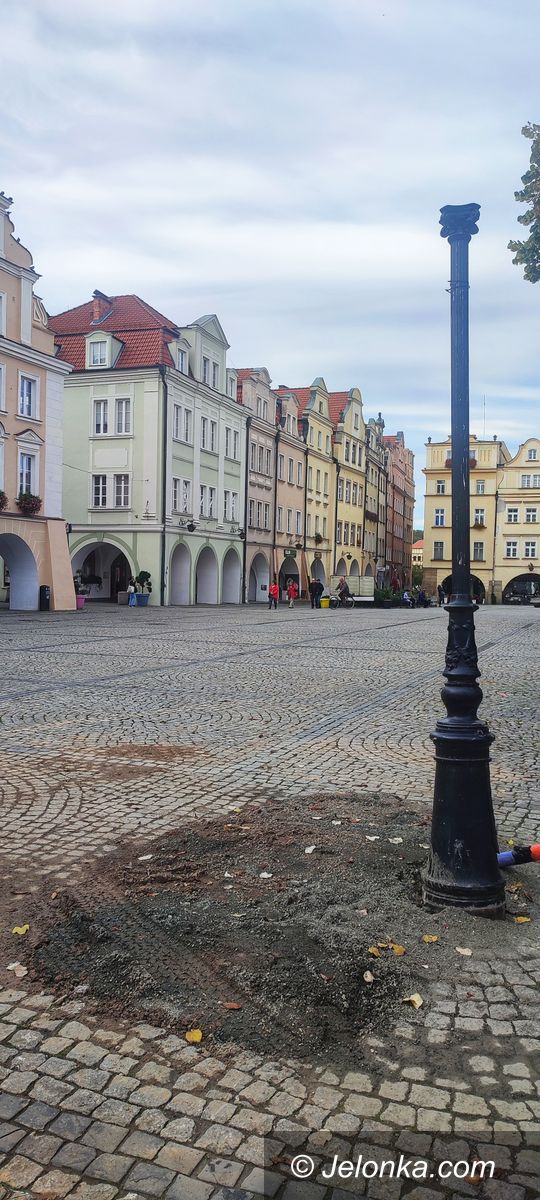 Jelenia Góra: Wymiana oświetlenia na Placu Ratuszowym