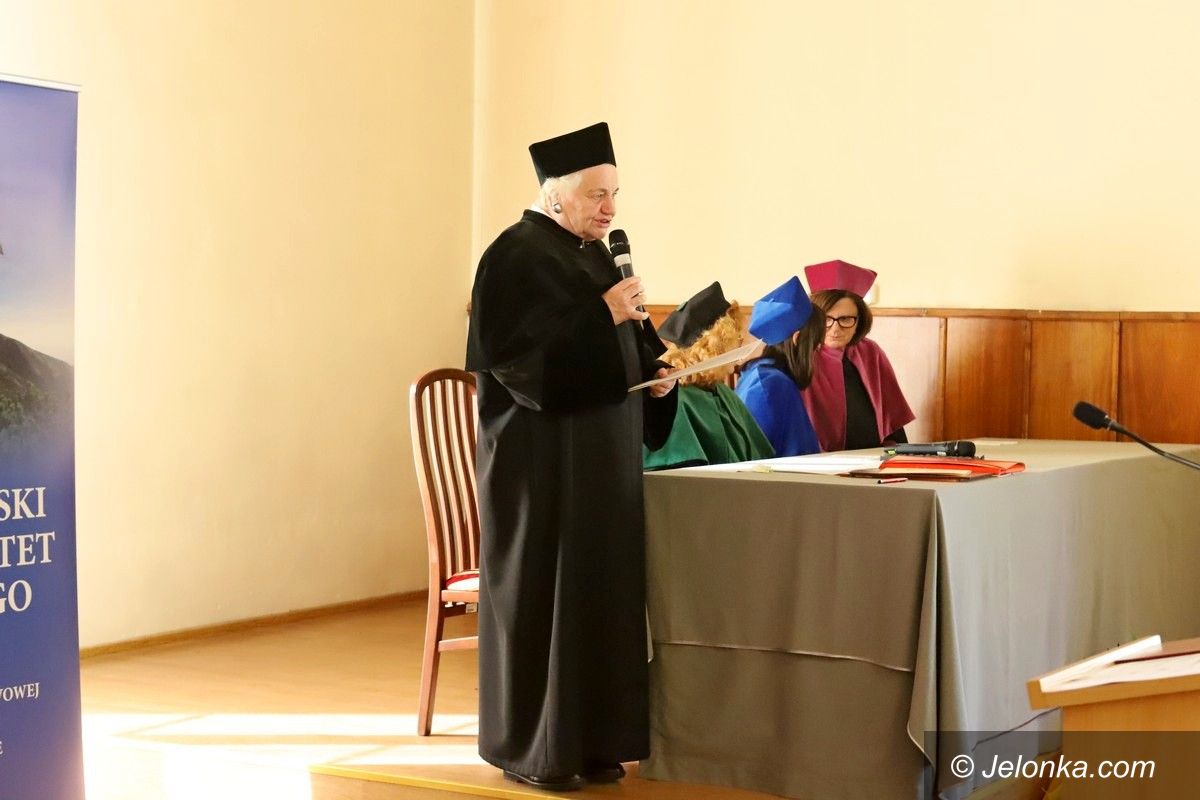 Jelenia Góra: Karkonoski Uniwersytet Trzeciego Wieku po inauguracji