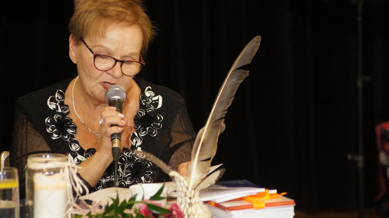 Jelenia Góra: Ars poetica: w Gąszczu zawirowań z Danutą Mysłek