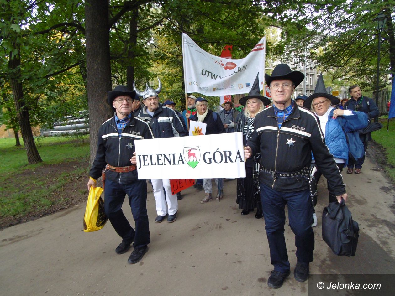 Jelenia Góra: Nie zwalniają tempa