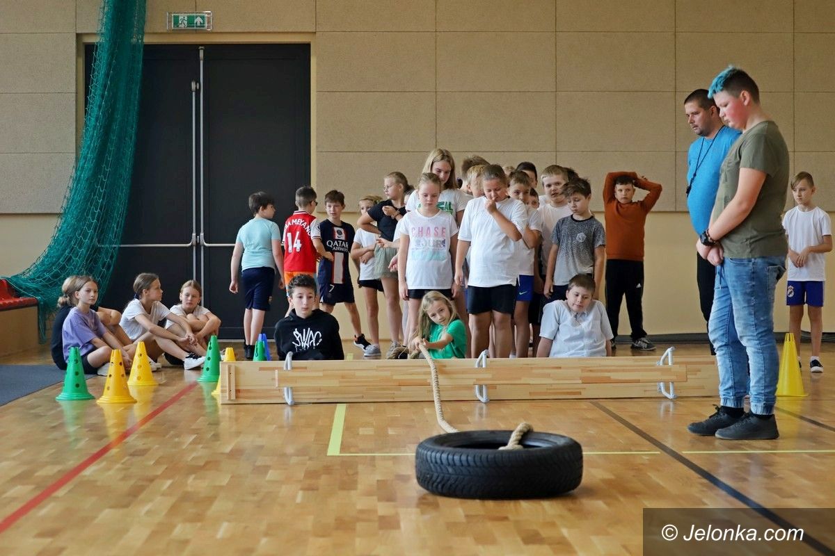 Jelenia Góra: Siłowe zmagania w SP 8