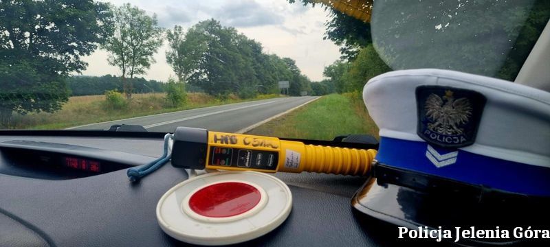 Powiat: Nietrzeźwi za kierownicą