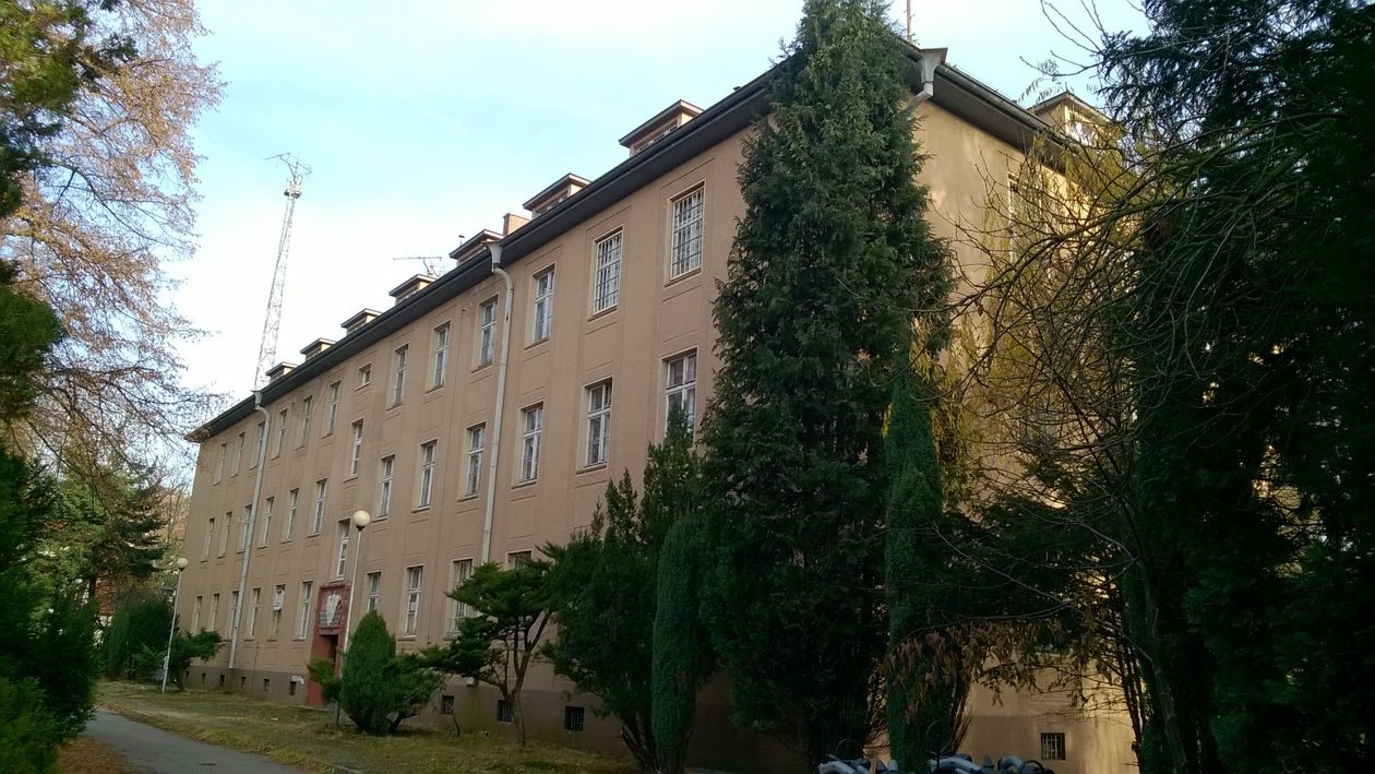 Miłków: Dawna szkoła na sprzedaż
