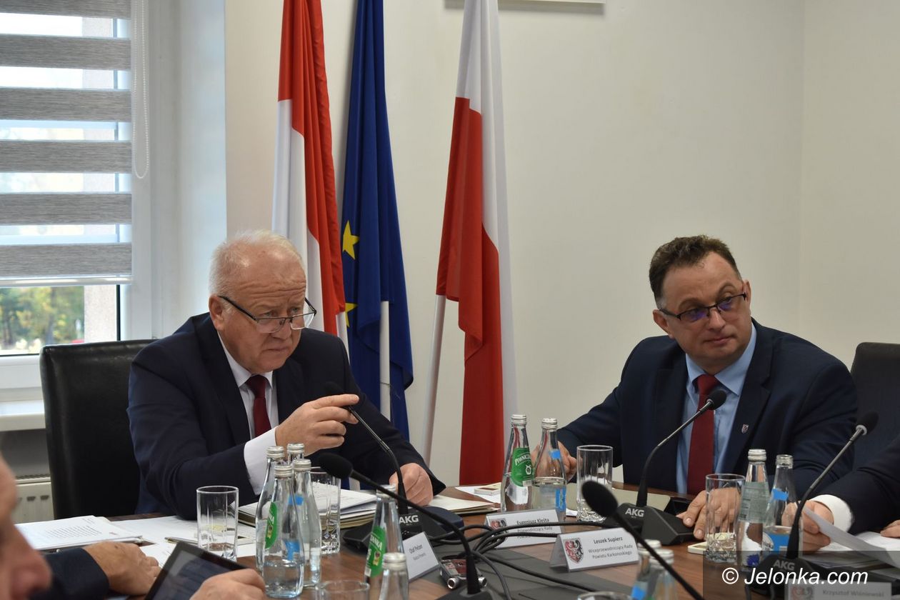 Powiat: Na sesji o komunikacji