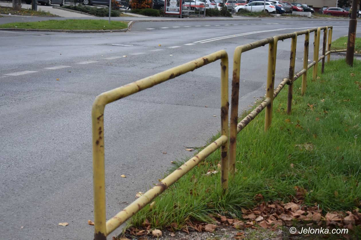 Jelenia Góra: Czytelnik: Barierki do wymiany