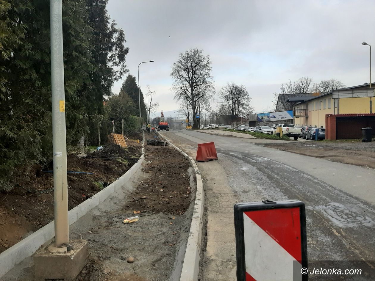 Kamienna Góra: Chodnik w bonusie