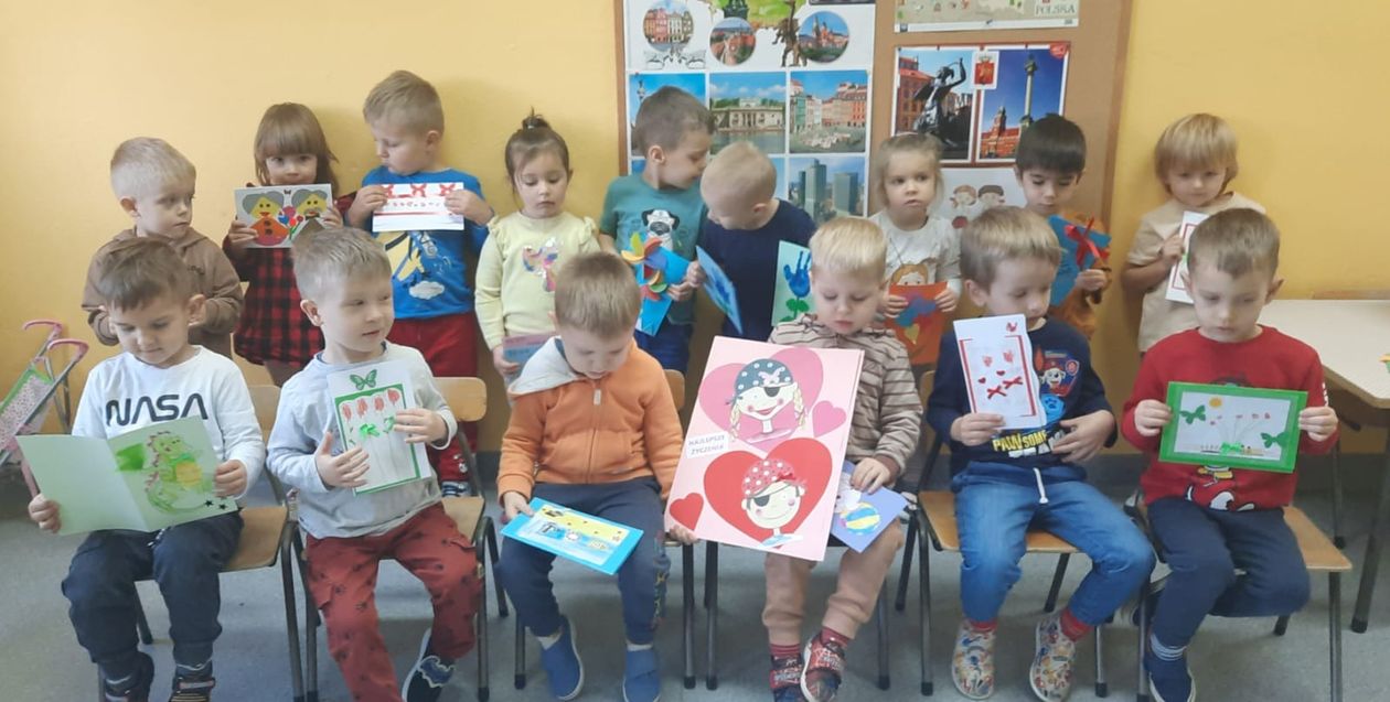 Świerzawa: Dzieci u seniorów