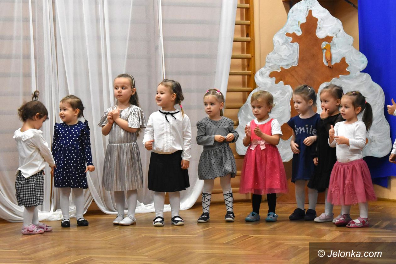 Jelenia Góra: Pasowanie przedszkolaków w "Kubusiu Puchatku"