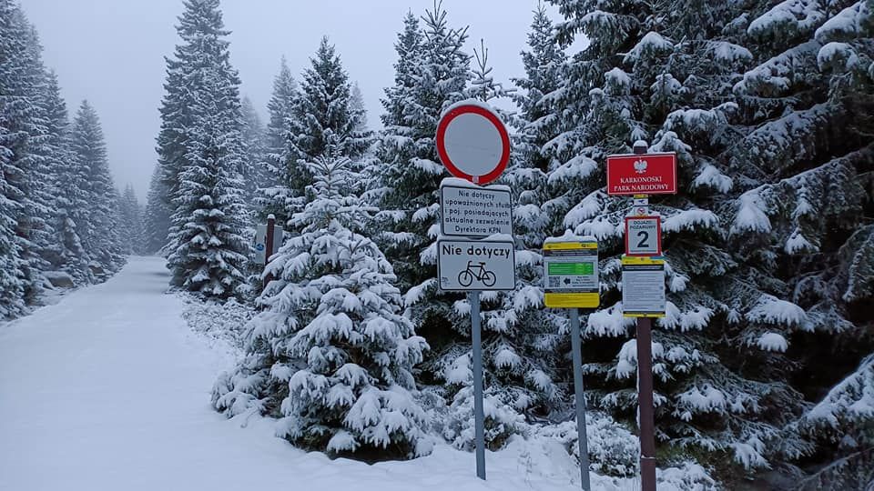 Karkonosze: Zima na górskich szlakach