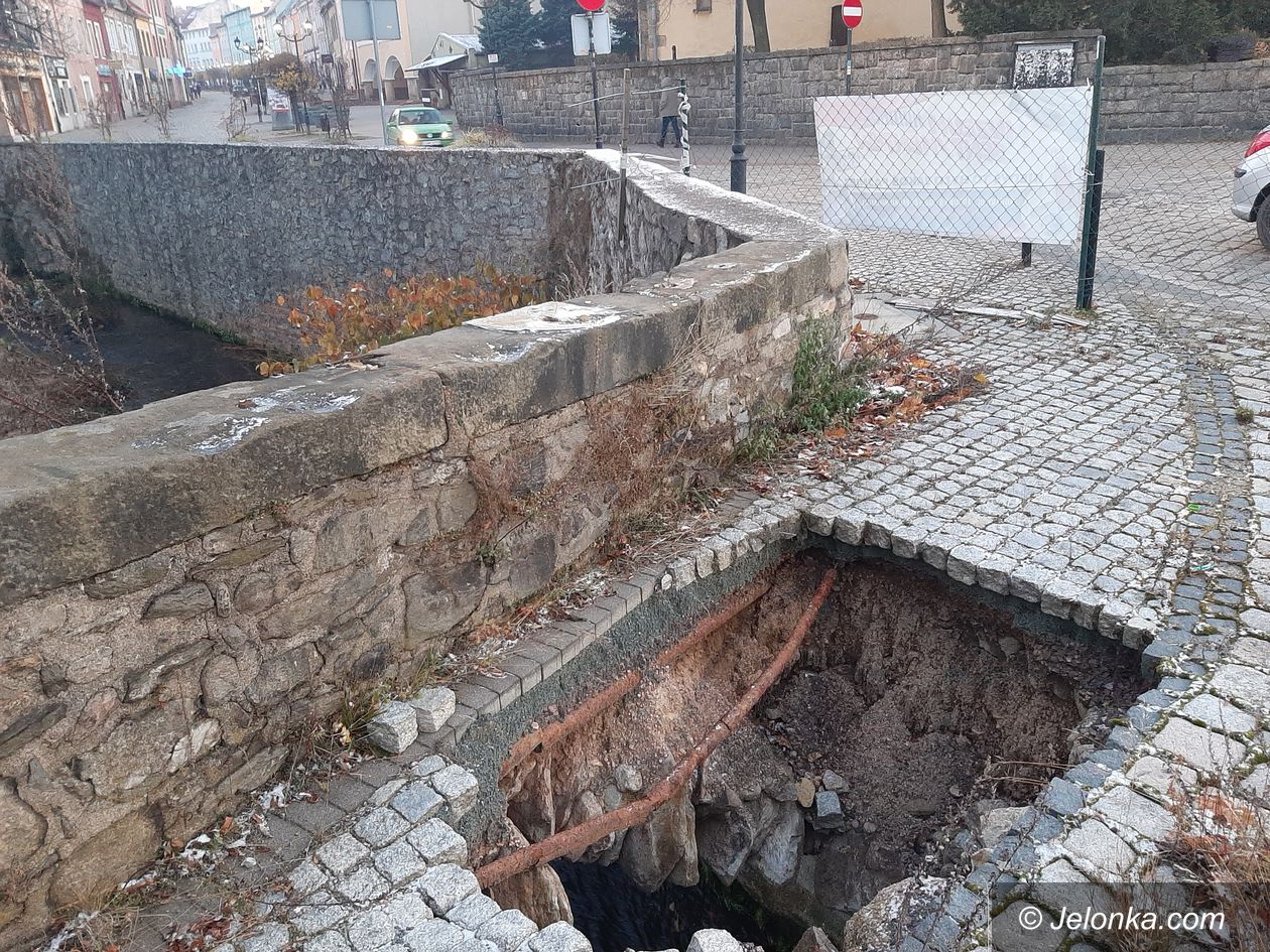Kowary: Umowy na przebudowę