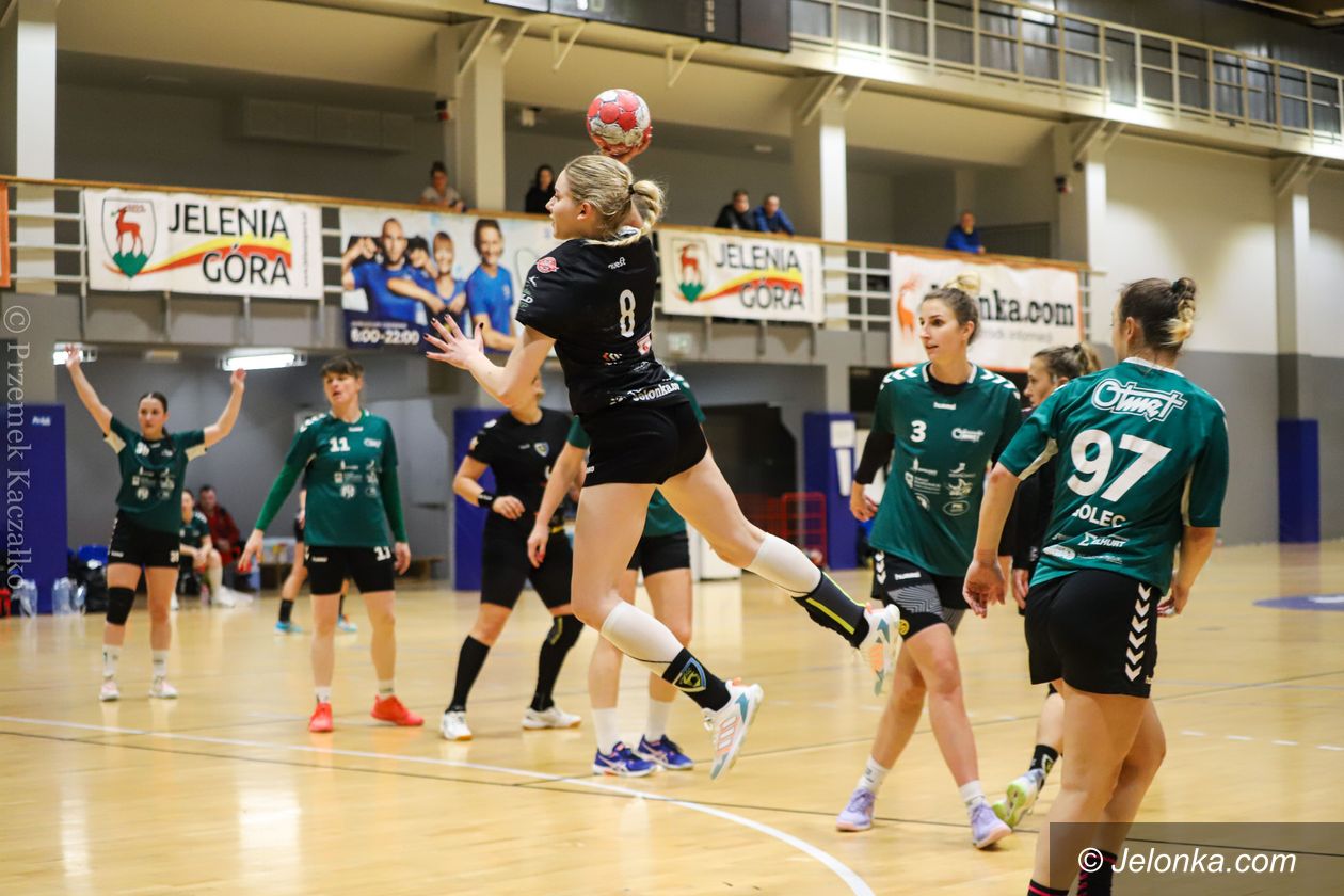 I liga piłkarek ręcznych: Minimalna porażka [WYNIKI/TABELA]