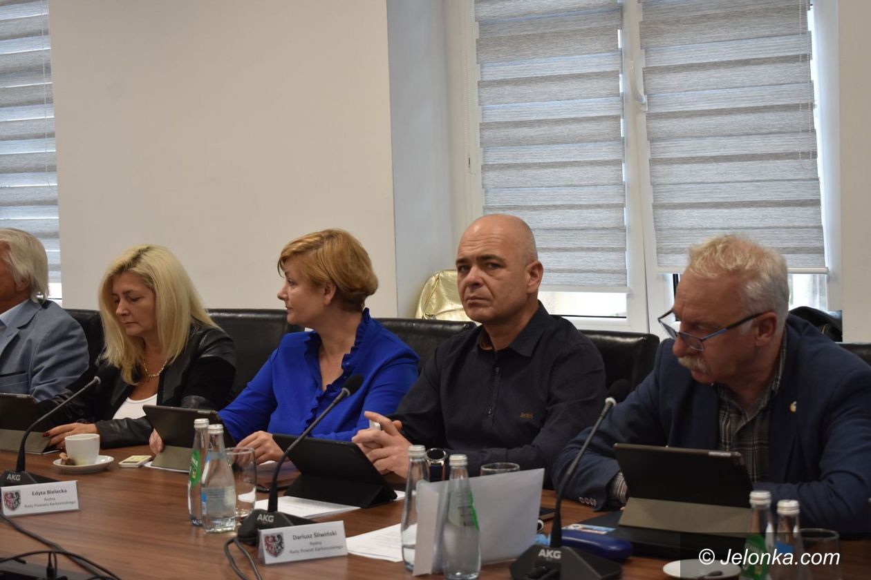 Powiat: Na sesji powiatu o zmianach w budżecie
