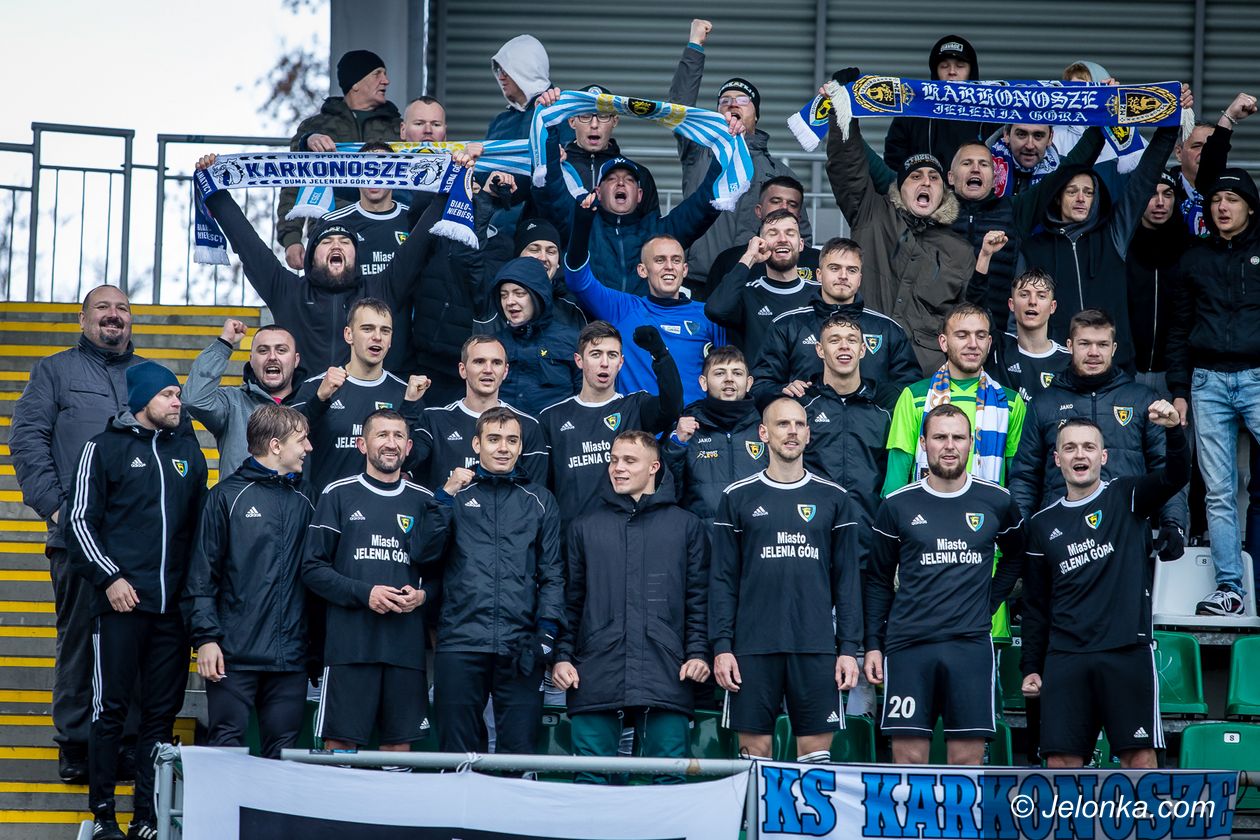 Jelenia Góra: Spokojna zima na fotelu lidera