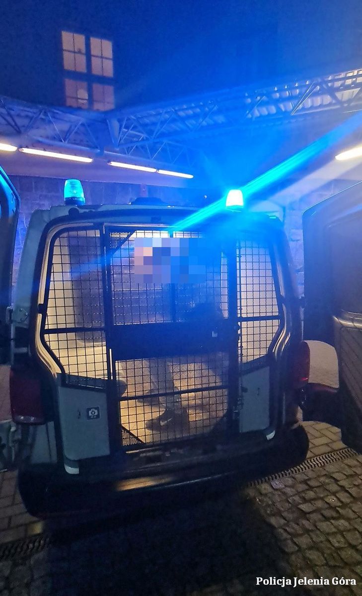 Jelenia Góra: Po pijanemu uszkodził dwa auta