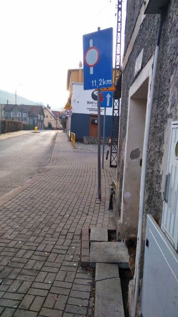 Jelenia Góra: Czytelnik: Znaki dezinformacyjne