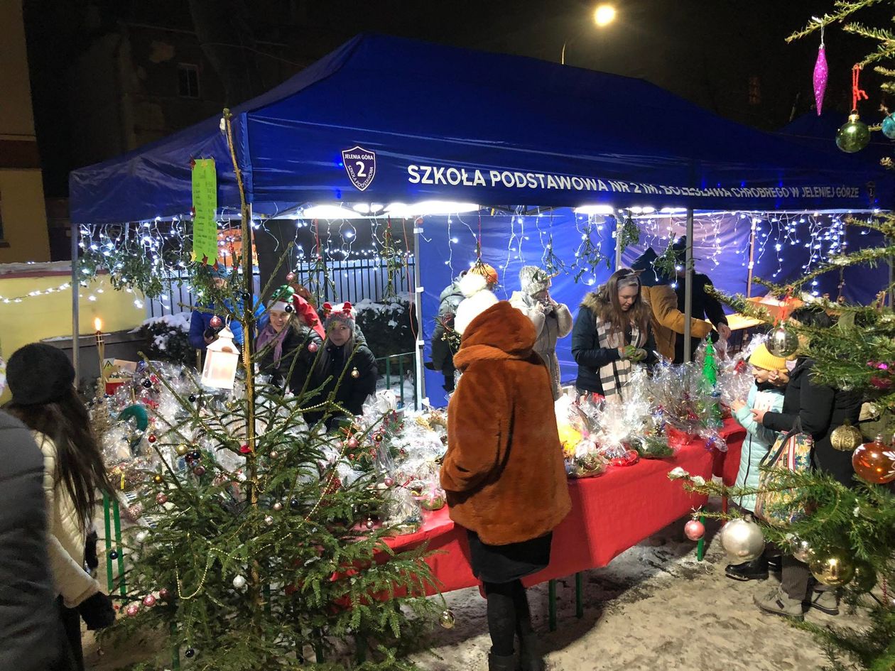 Jelenia Góra: Kiermasz świąteczny w SP 2