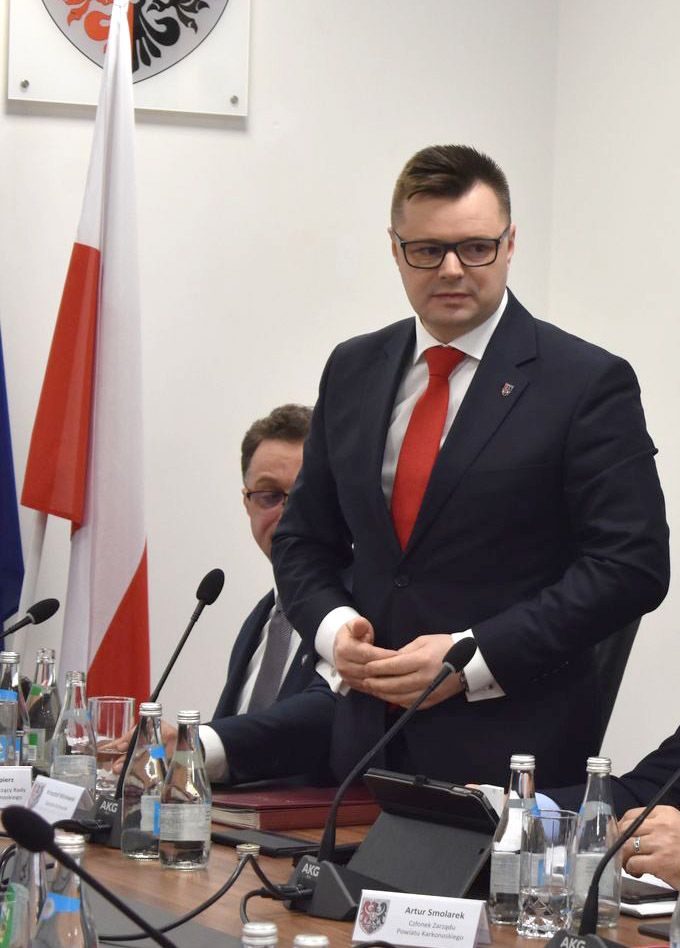 Powiat: Na brak kompetencji – krzyczy mobbing!
