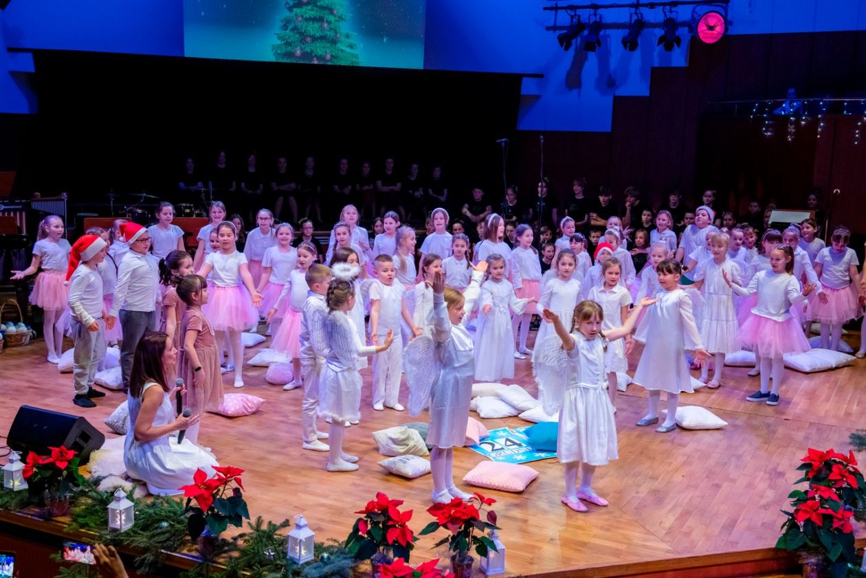 Jelenia Góra: Magia Świąt w Dwójce