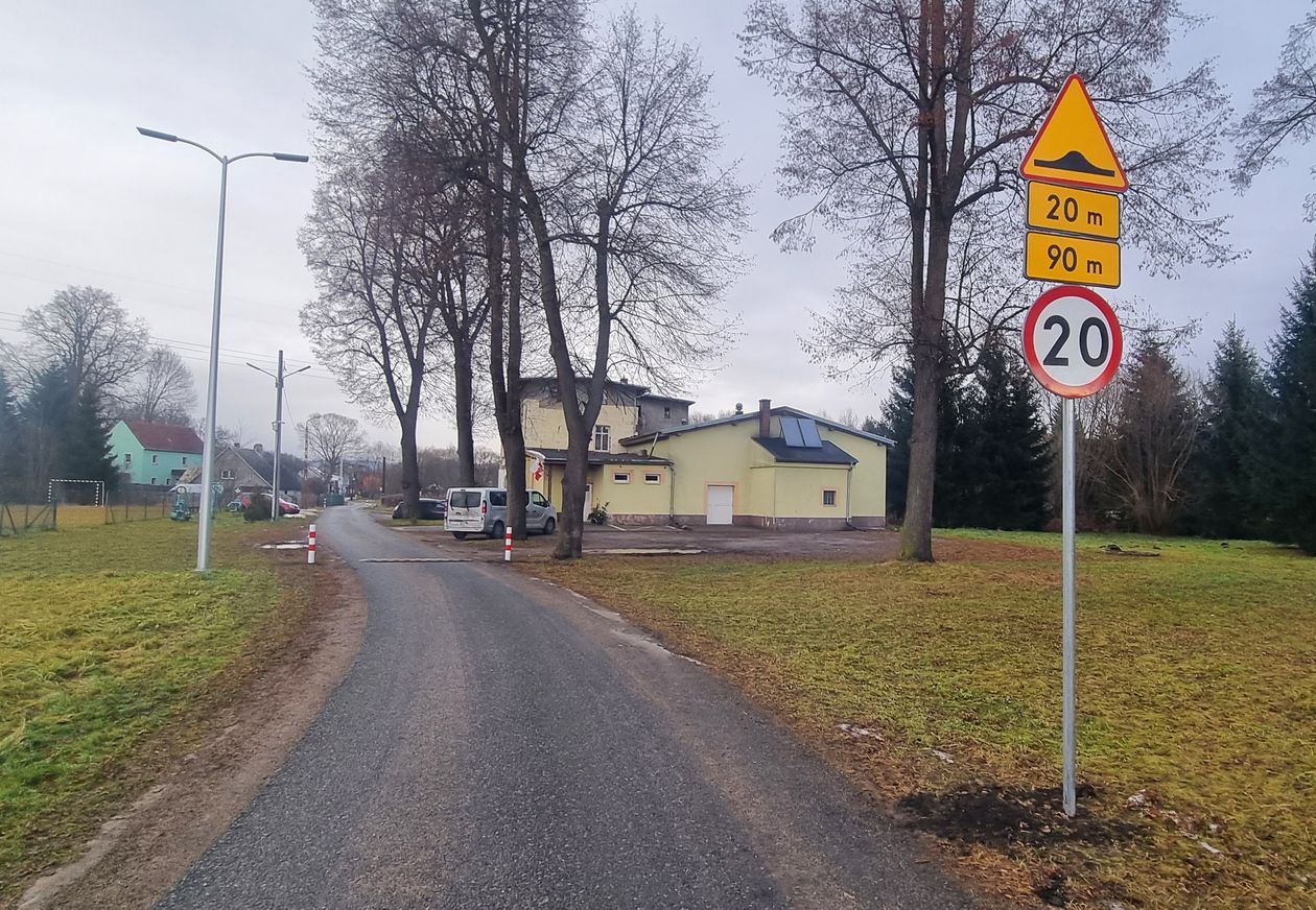 Łomnica: Nowe spowalniacze
