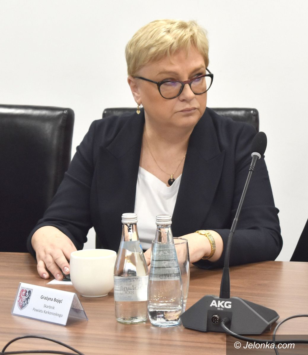 Powiat: Oświadczenie b. skarbniczki powiatu karkonoskiego