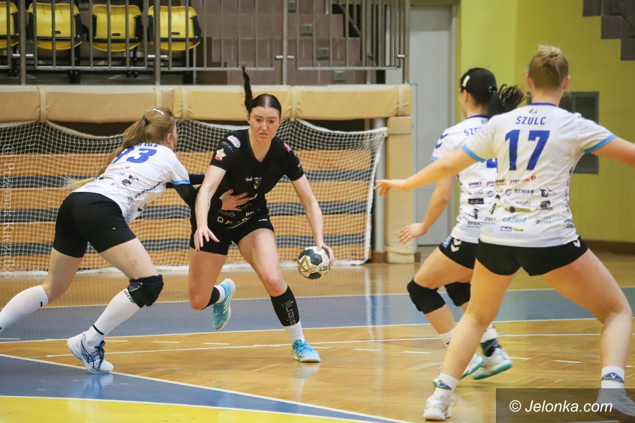 I liga piłkarek ręcznych: Wygrały po karnych [WYNIKI/TABELA]