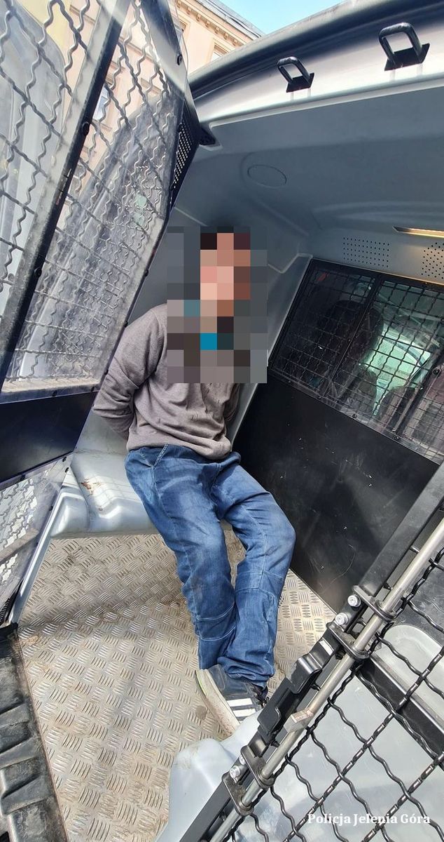 Jelenia Góra: Pijany uciekał przed policjantami
