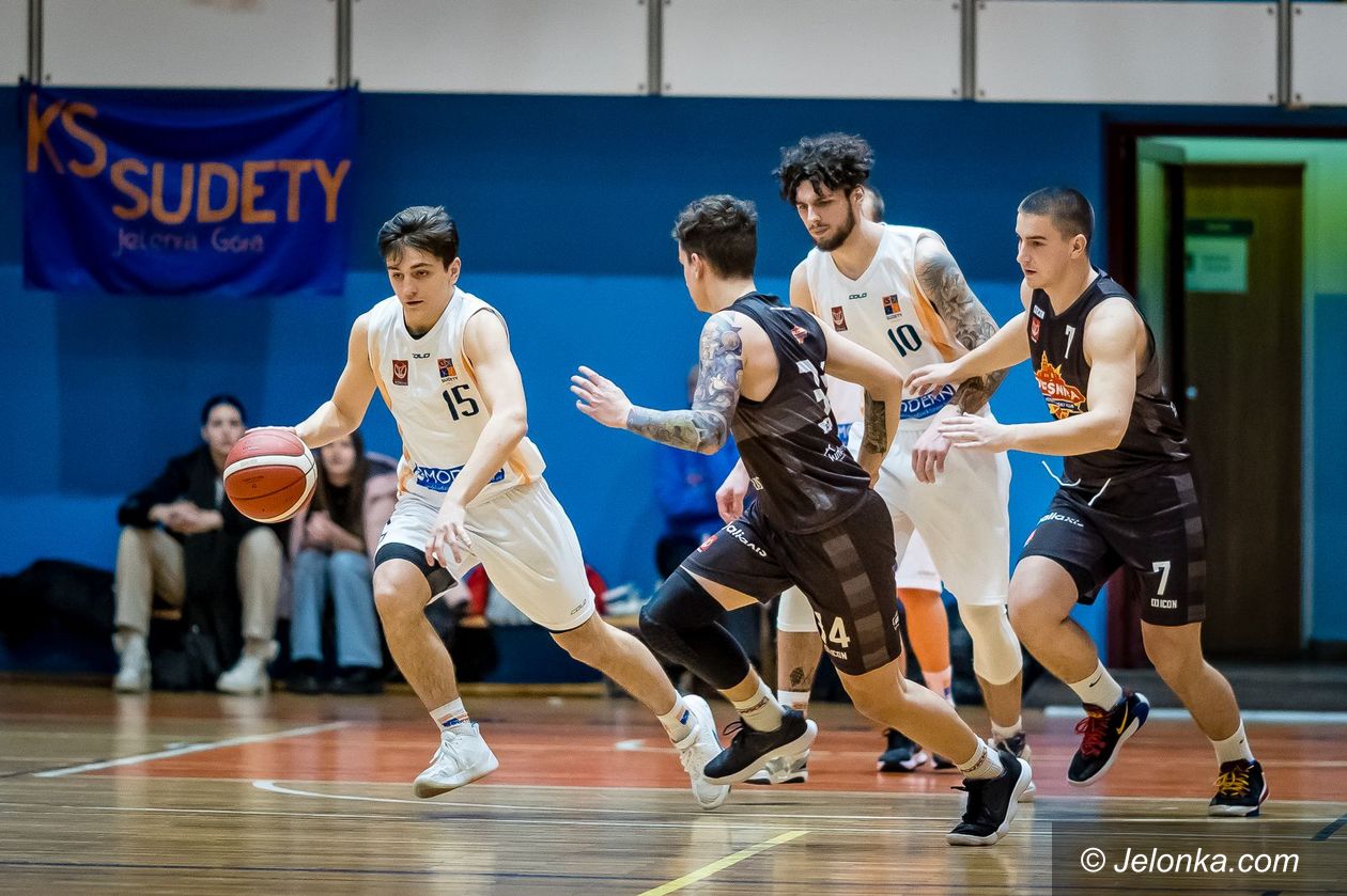 II liga koszykarzy: Siódmy triumf Sudetów [WYNIKI/TABELA]