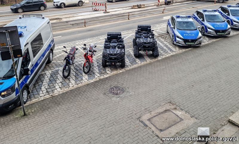 Region: Nowe pojazdy dla dolnośląskiej policji