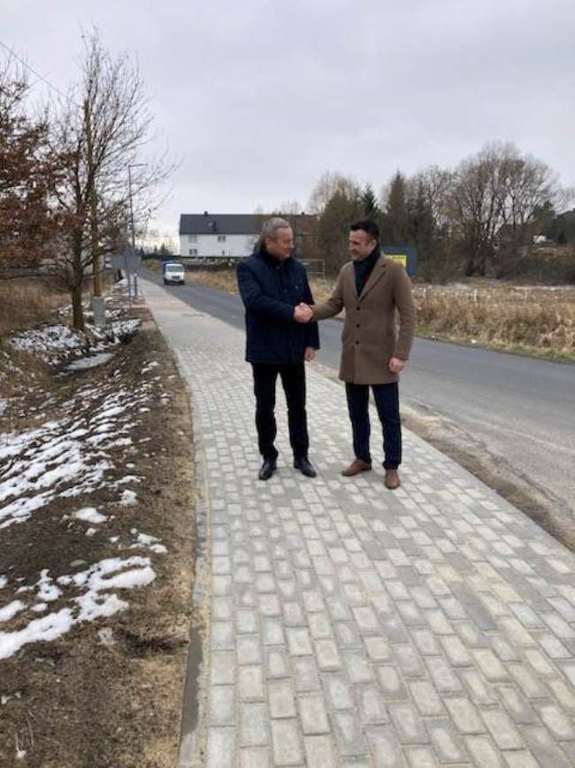 Mirsk: Chodnik jak nowy