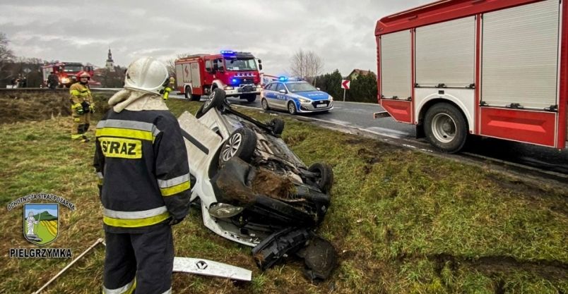 Powiat złotoryjski: Poślizg z dachowaniem