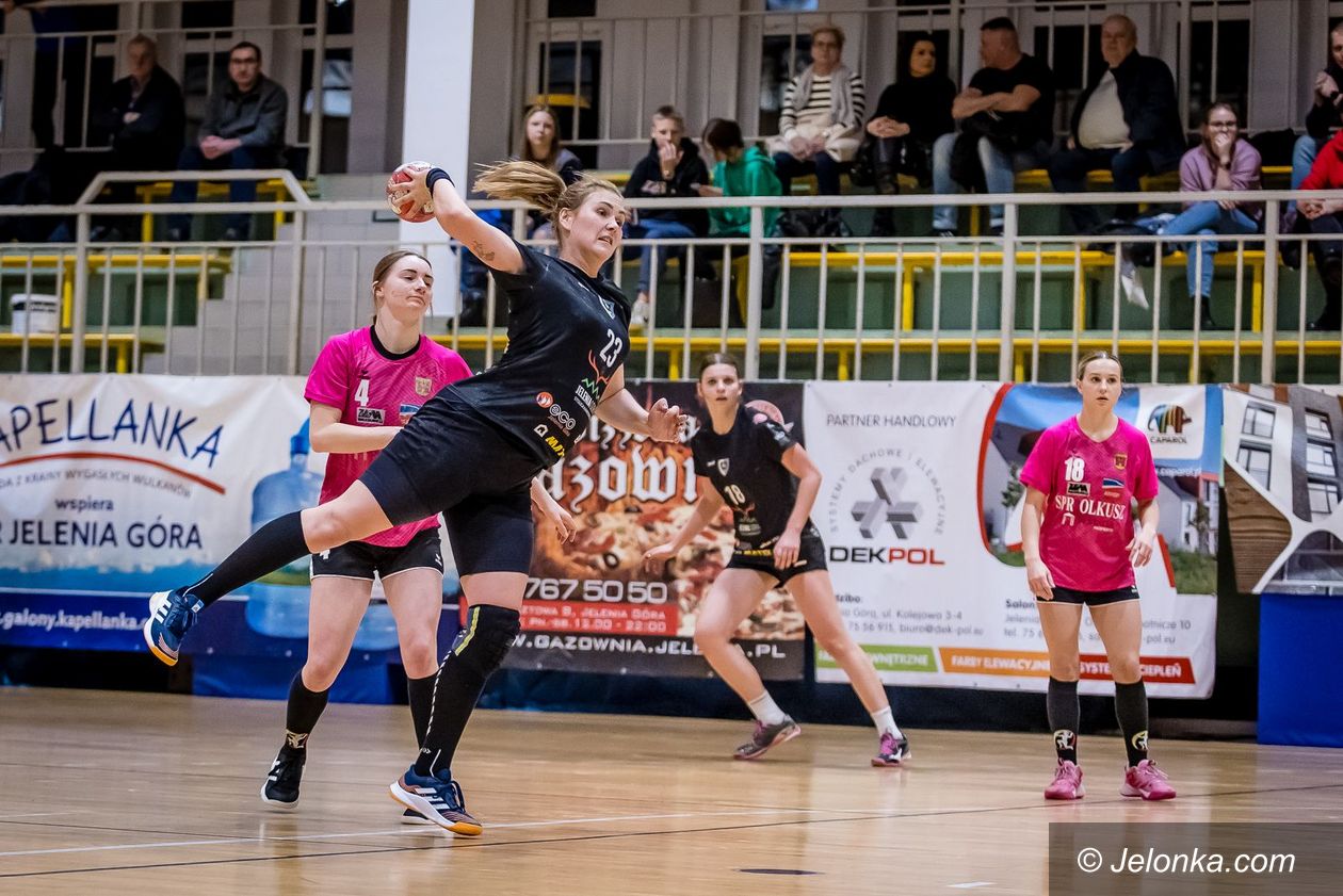 I liga piłkarek ręcznych: Rywalki grały, jeleniogórzanki pauzowały [WYNIKI/TABELA]