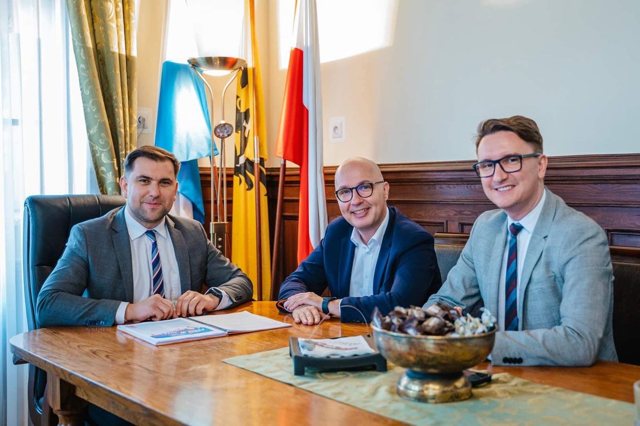 Jawor: Spotkanie w ratuszu