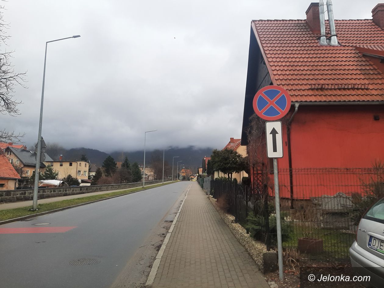 Kowary: Znak kością niezgody