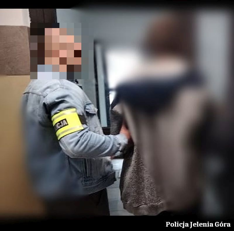 Jelenia Góra: Matka z synem okradli sąsiada