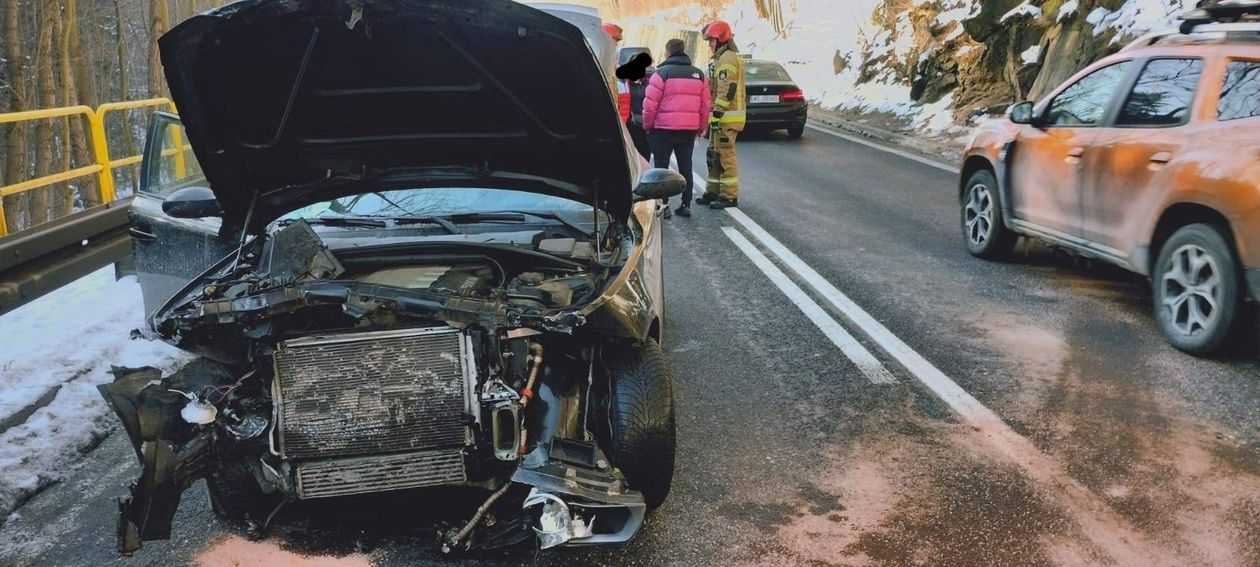 Piechowice: Auto uderzyło w barierkę
