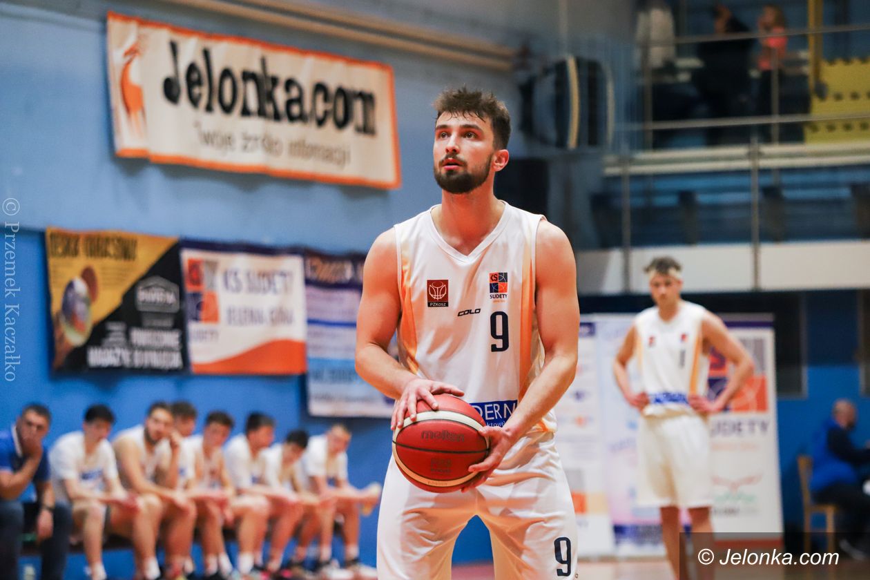 Jelenia Góra: Utrzymali prowadzenie do końca