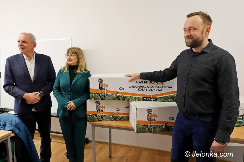 Jelenia Góra: Nagrody za filmy o smartzombie