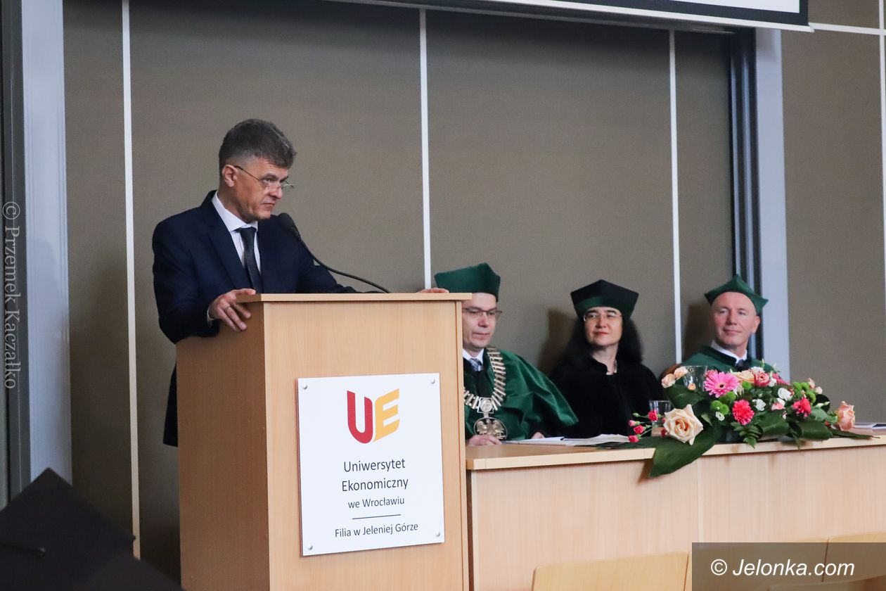 Jelenia Góra: Inauguracja Uniwersytetu Młodzieżowych Liderów
