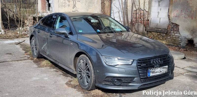 Jelenia Góra: Policjanci odzyskali skradzione auto
