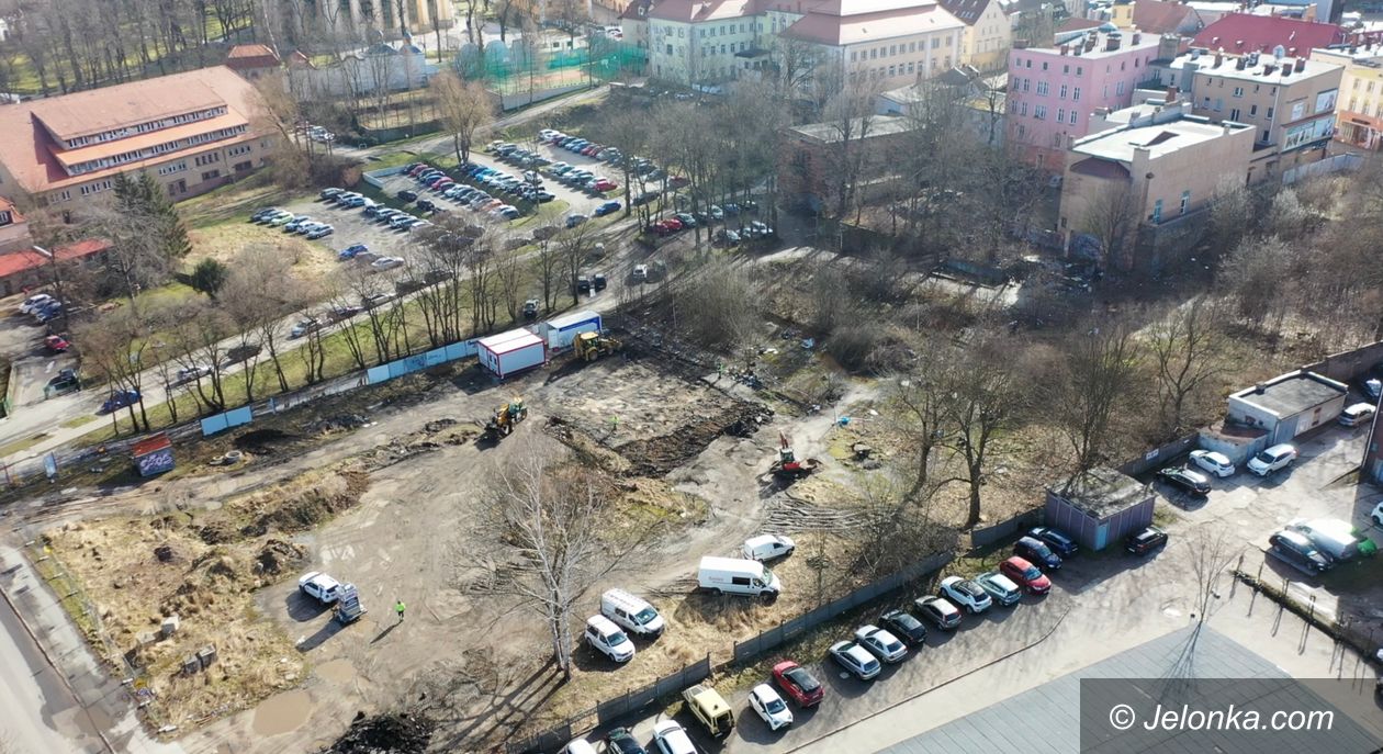 Jelenia Góra: Budowa lodowiska z lotu ptaka– Film